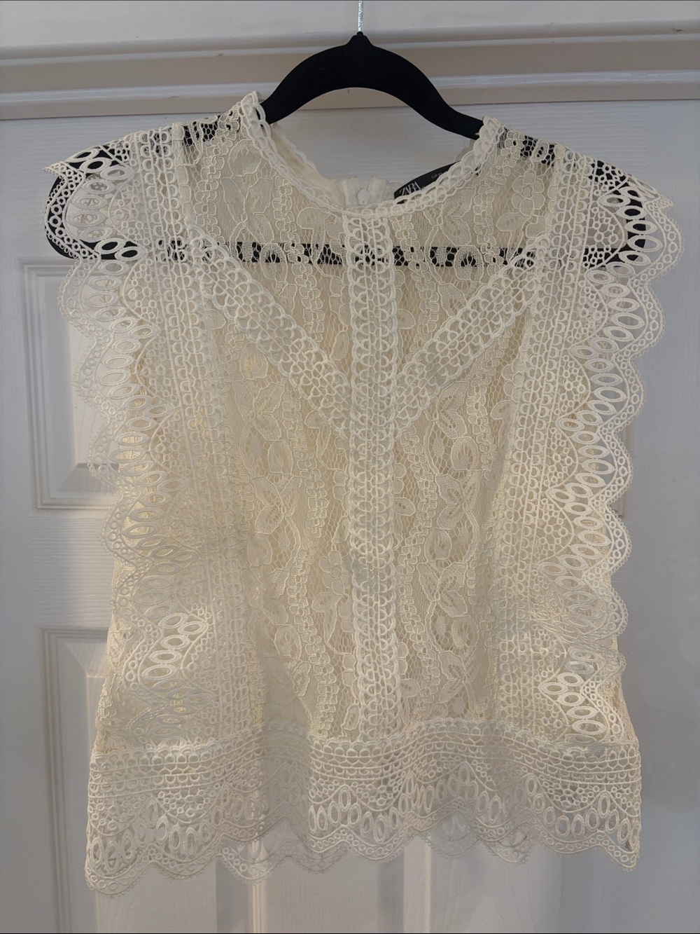 Zara Cream Lace Ruffle Sleeveless Top